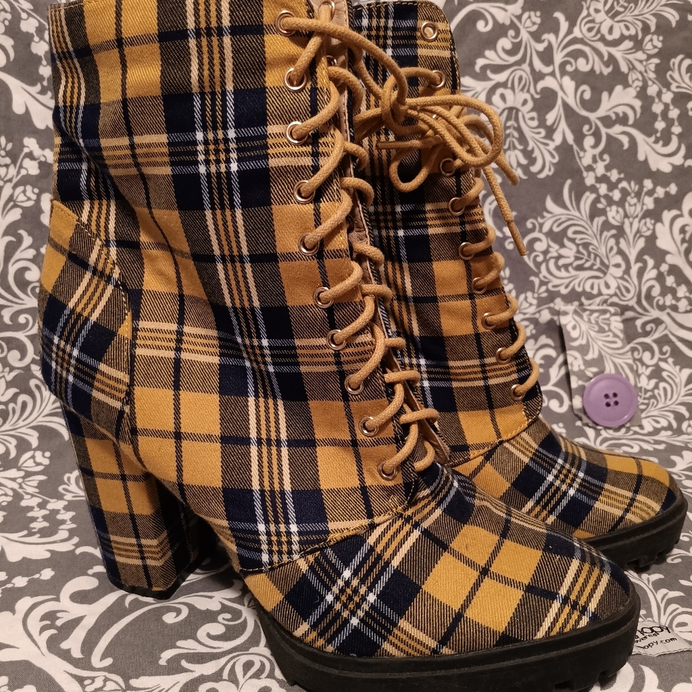 Boots - Picture 1 of 2